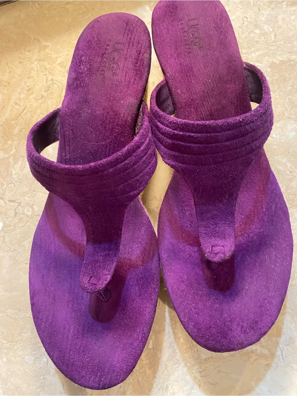 UGG Women's Plum Suede Thong Sandals - Picture 6 of 9